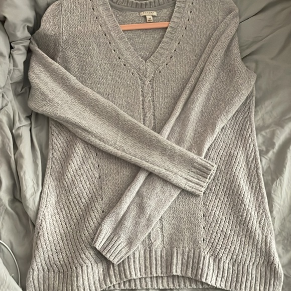 grey sweater - Picture 2 of 3
